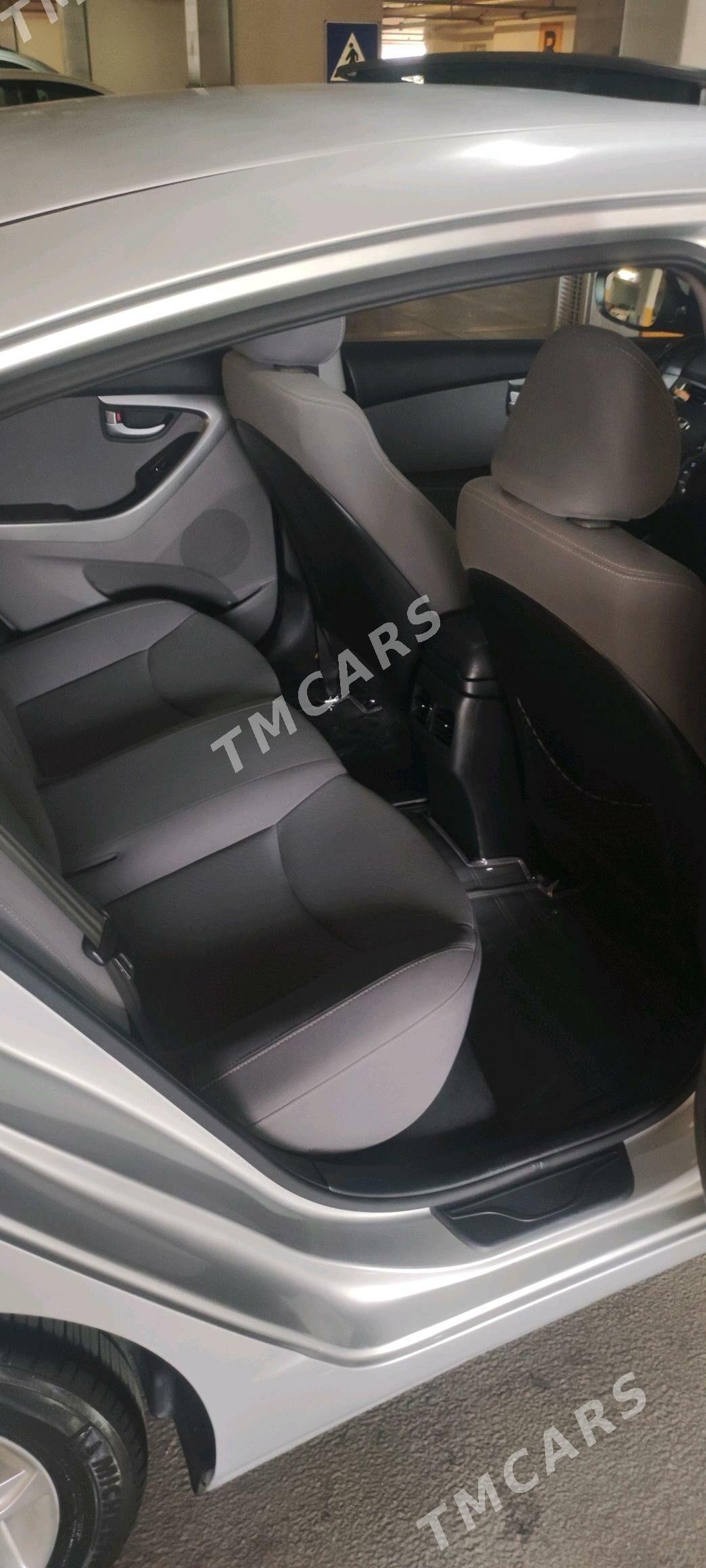 Hyundai Elantra 2014 - 170 000 TMT - Мир 2 - img 4