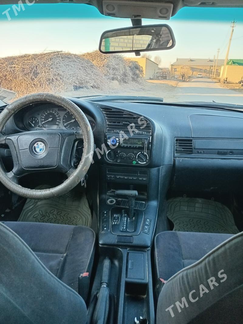 BMW 320 1995 - 30 000 TMT - Garabekewül - img 4