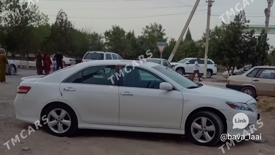 Toyota Camry 2011 - 240 000 TMT - Теджен - img 2