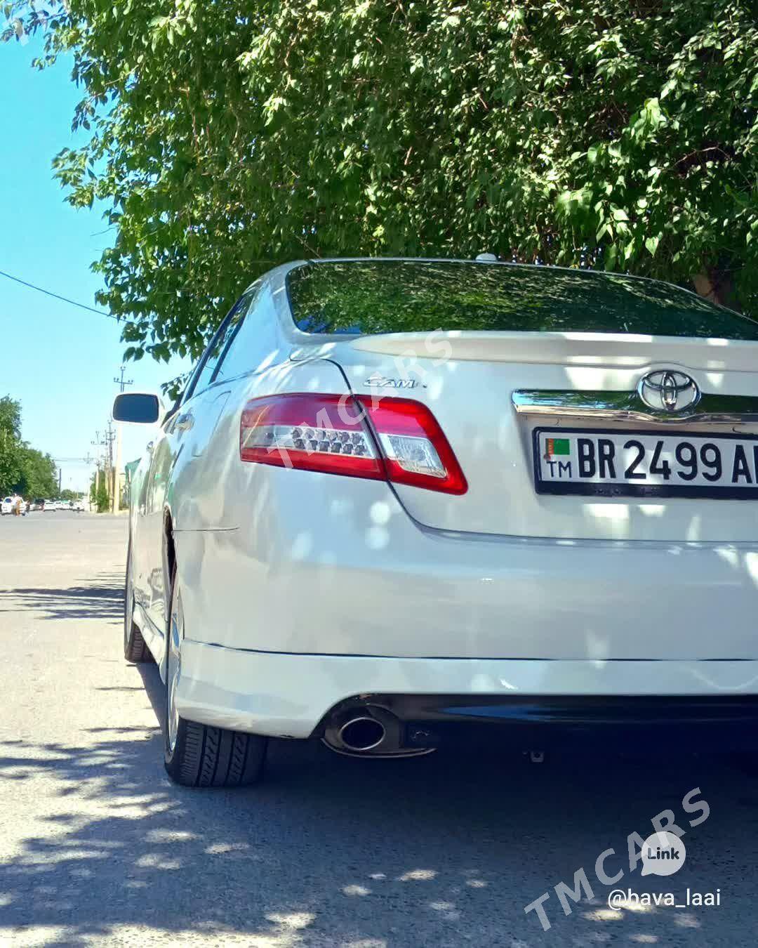 Toyota Camry 2011 - 240 000 TMT - Теджен - img 8
