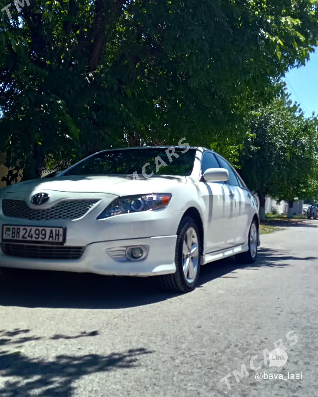 Toyota Camry 2011 - 240 000 TMT - Теджен - img 6
