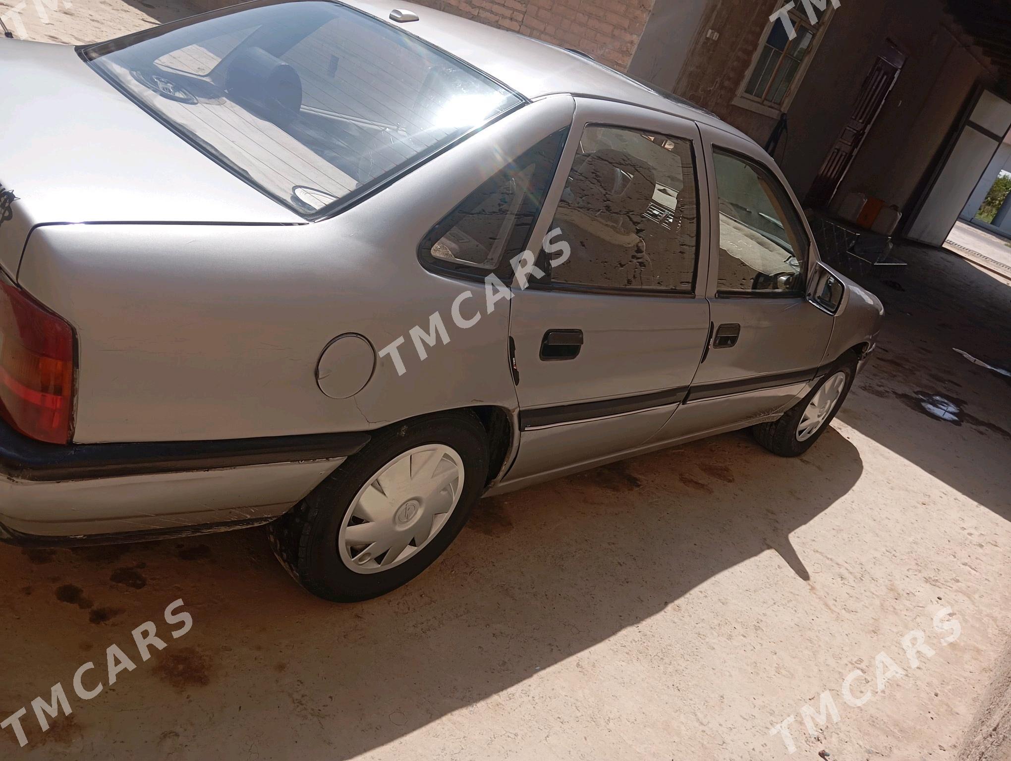 Opel Vectra 1990 - 25 000 TMT - Чарджоу - img 6