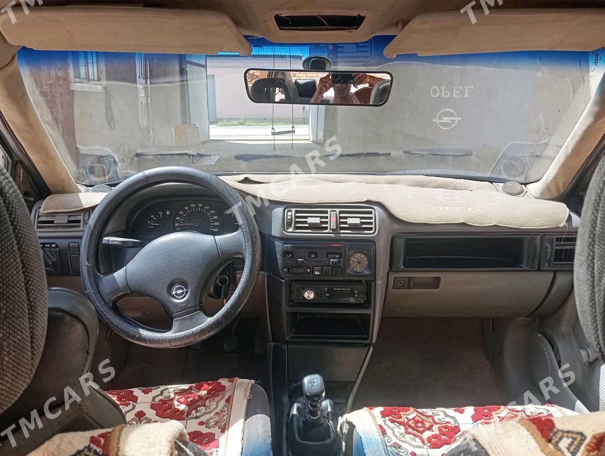 Opel Vectra 1990 - 25 000 TMT - Чарджоу - img 7