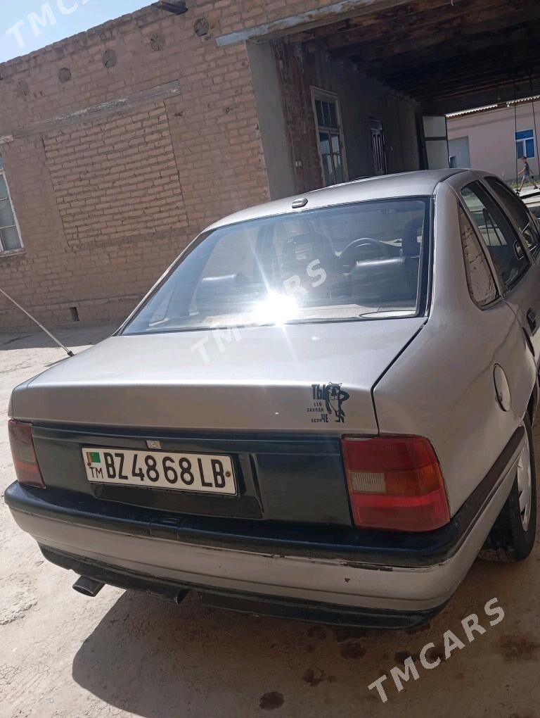 Opel Vectra 1990 - 25 000 TMT - Чарджоу - img 2