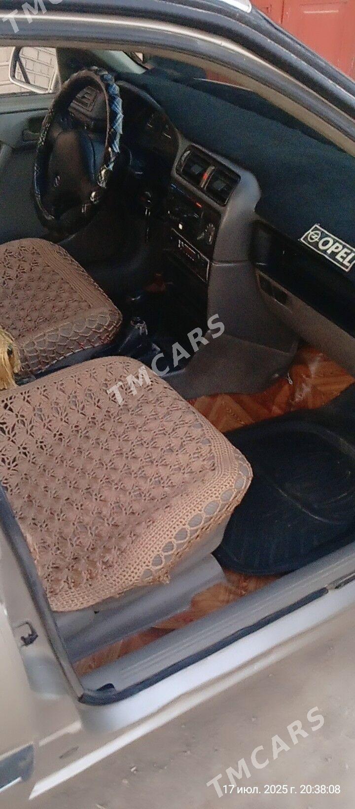 Opel Vectra 1990 - 35 000 TMT - Гурбансолтан Едже - img 6