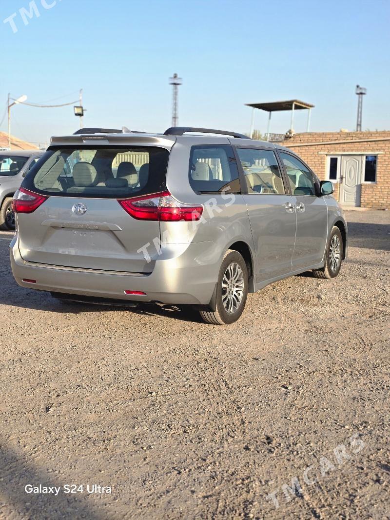 Toyota Sienna 2020 - 500 000 TMT - Теджен - img 6