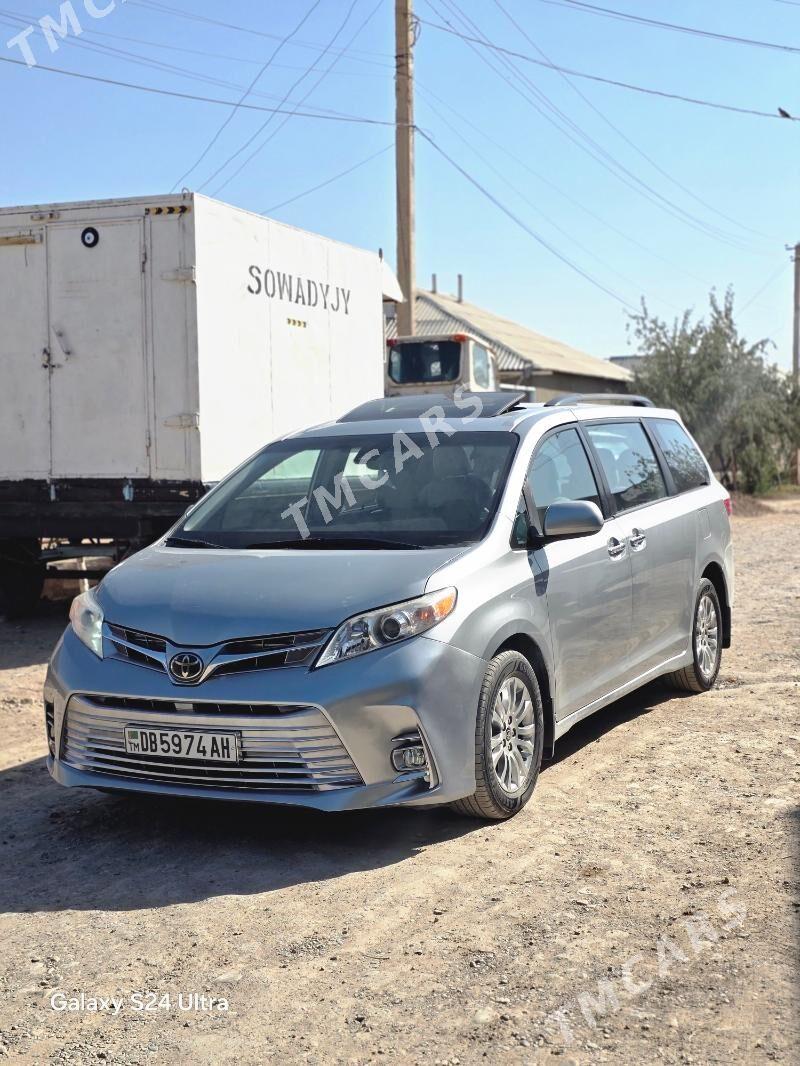 Toyota Sienna 2020 - 500 000 TMT - Теджен - img 9