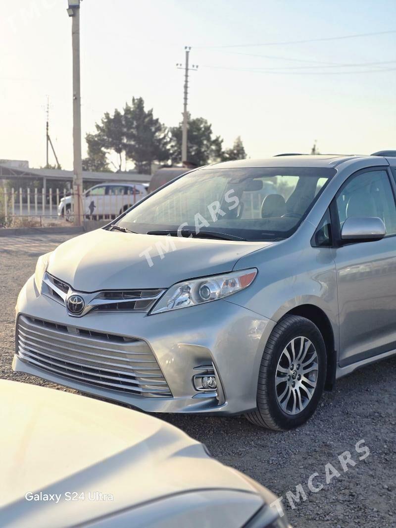 Toyota Sienna 2020 - 500 000 TMT - Теджен - img 5