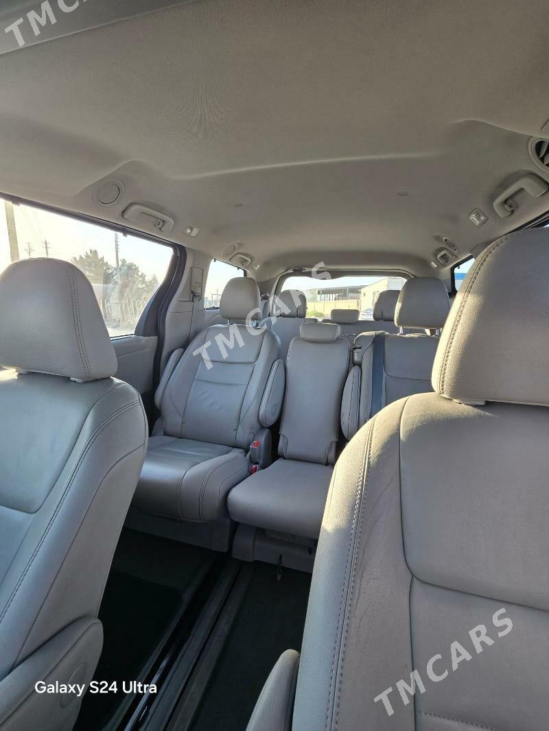 Toyota Sienna 2020 - 500 000 TMT - Теджен - img 3
