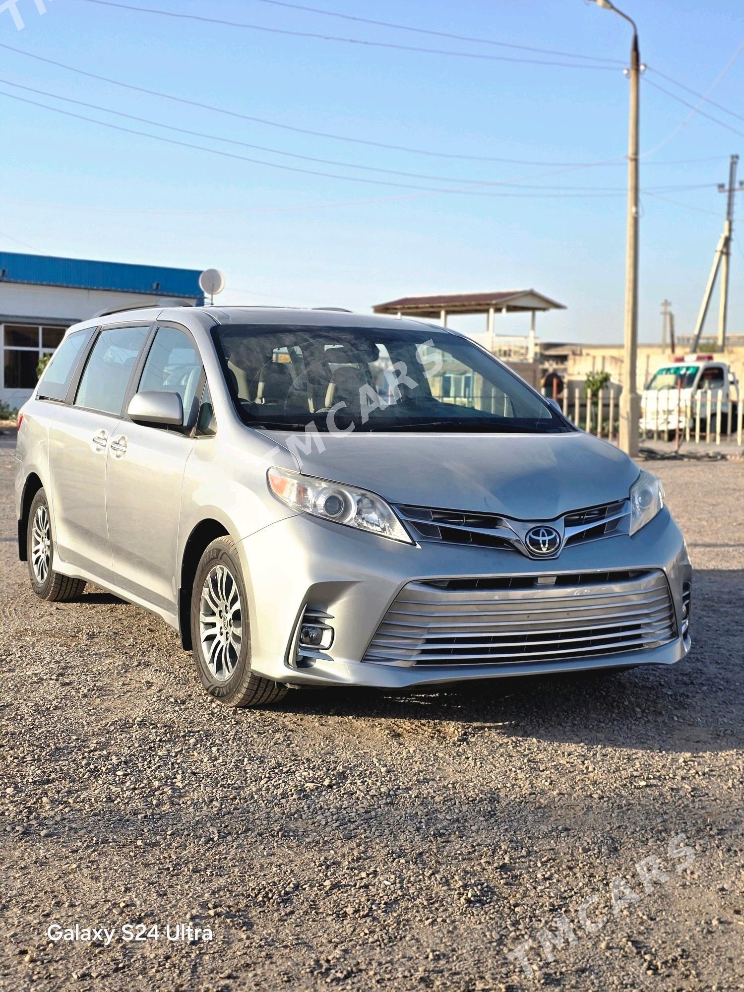 Toyota Sienna 2020 - 500 000 TMT - Теджен - img 10