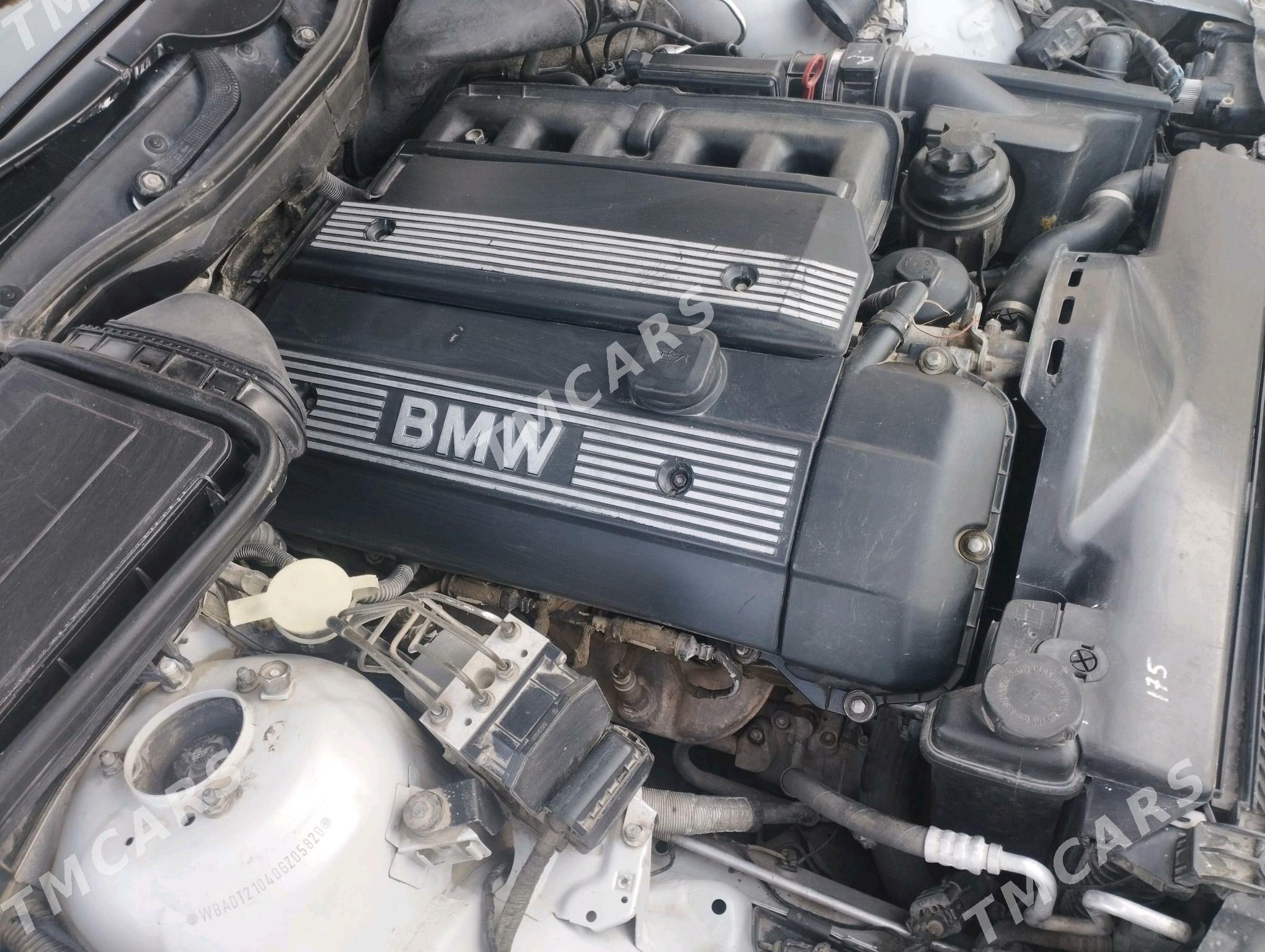 BMW 528 2001 - 120 000 TMT - Балканабат - img 4