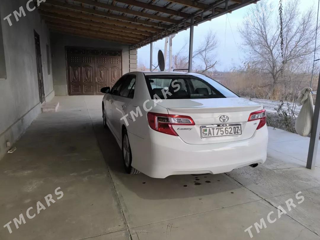 Toyota Camry 2013 - 260 000 TMT - Дашогуз - img 4