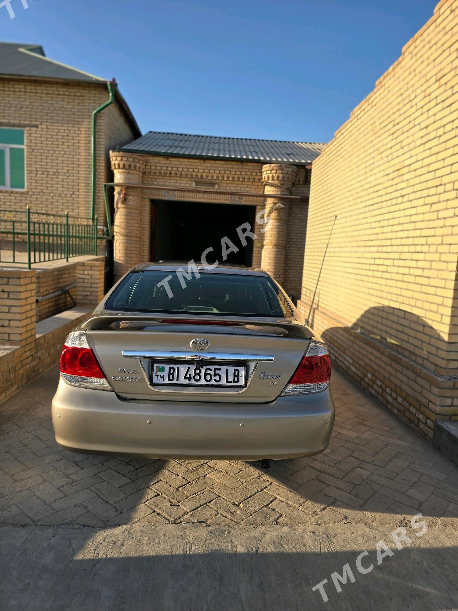 Toyota Camry 2005 - 195 000 TMT - Halaç - img 2