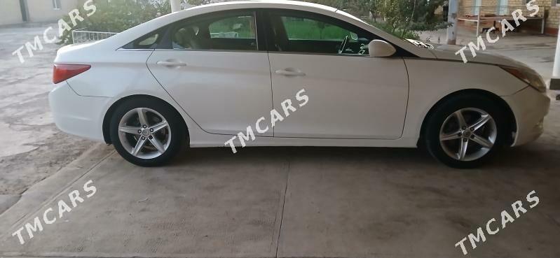 Hyundai Sonata 2011 - 145 000 TMT - Baýramaly - img 4