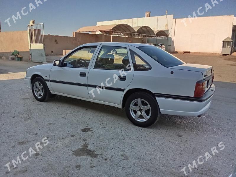 Opel Vectra 1992 - 30 000 TMT - Tejen - img 2