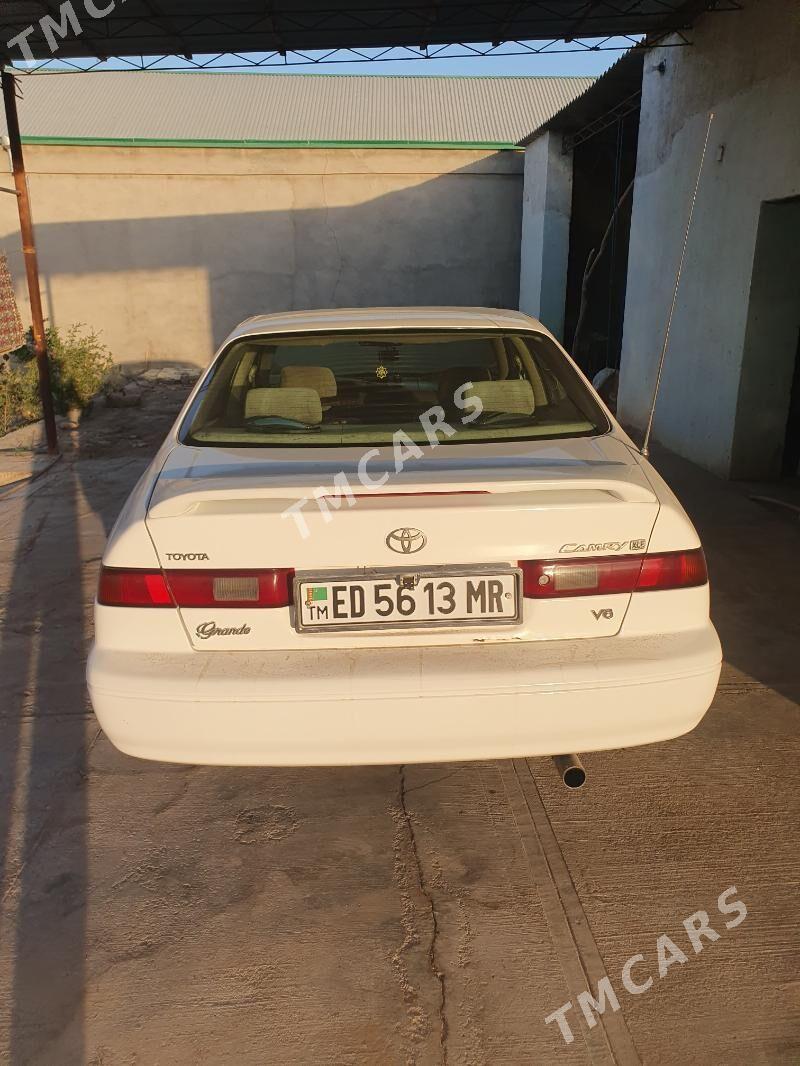 Toyota Camry 1998 - 135 000 TMT - Ёлётен - img 3