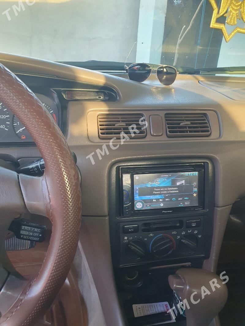 Toyota Camry 1998 - 135 000 TMT - Ёлётен - img 5