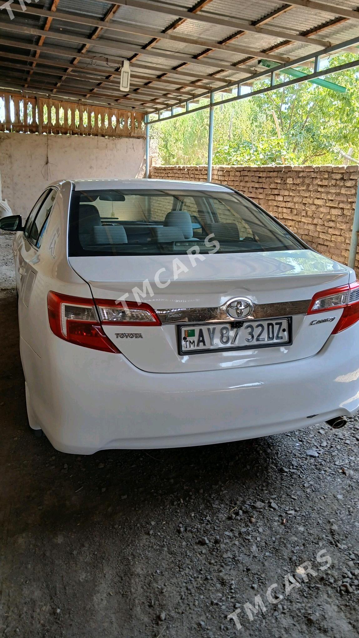 Toyota Camry 2011 - 160 000 TMT - Гурбансолтан Едже - img 2