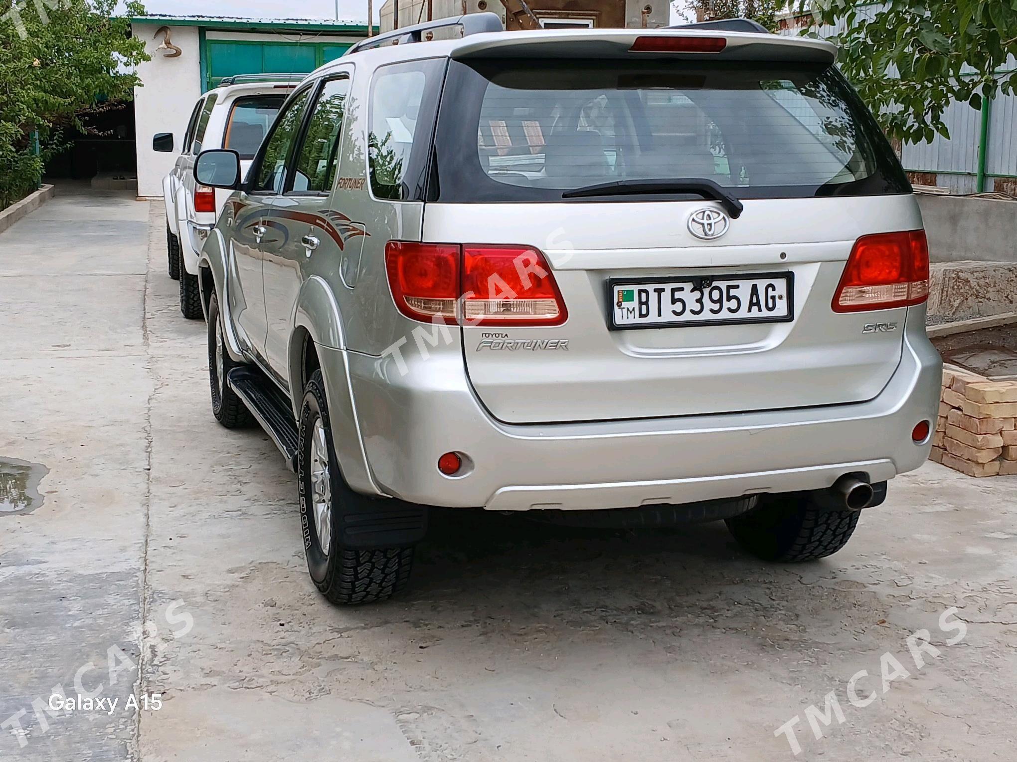 Toyota Fortuner 2006 - 270 000 TMT - Aşgabat - img 9