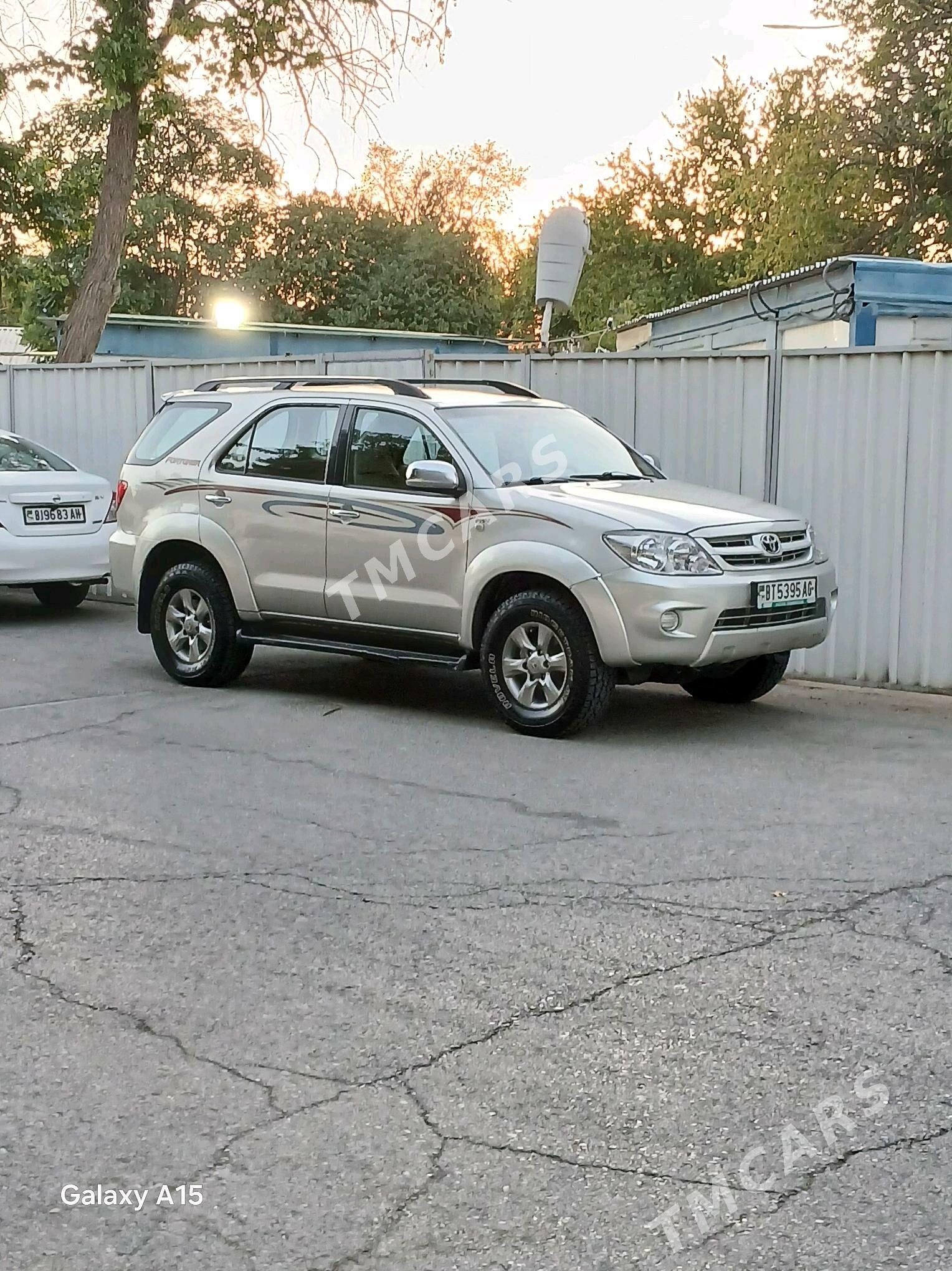 Toyota Fortuner 2006 - 270 000 TMT - Aşgabat - img 7