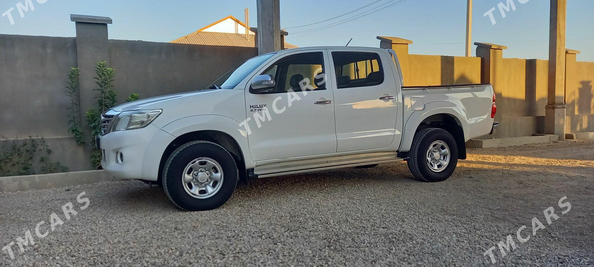 Toyota Hilux 2014 - 400 000 TMT - Гумдаг - img 2