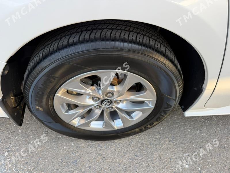 Toyota Sienna 2021 - 585 000 TMT - Ашхабад - img 2