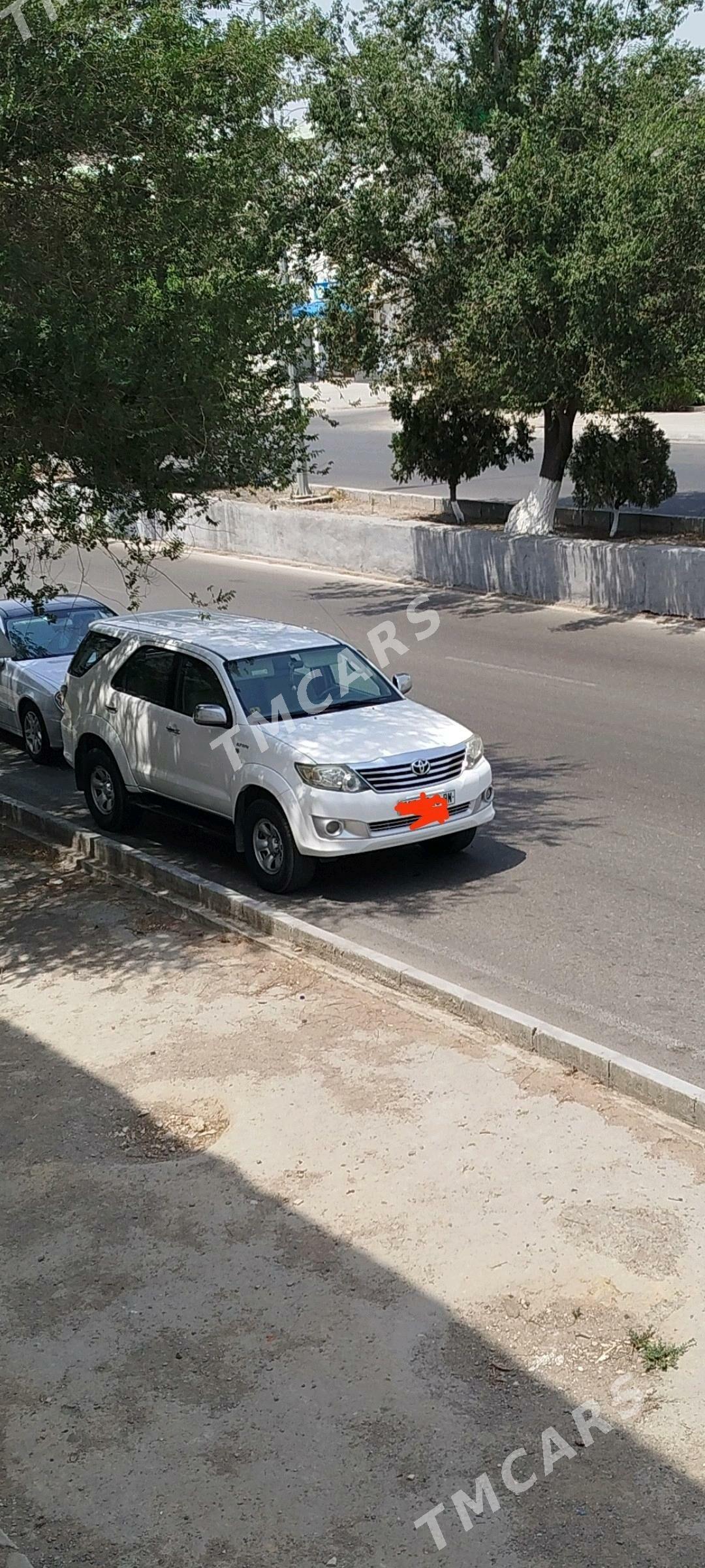 Toyota Fortuner 2010 - 265 000 TMT - Türkmenbaşy - img 7