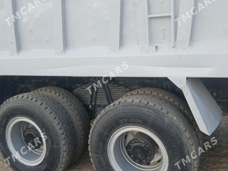 Howo Sinotruk 2011 - 230 000 TMT - Гумдаг - img 4
