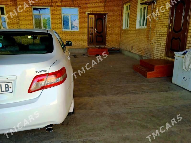 Toyota Camry 2010 - 138 000 TMT - Сакар - img 2