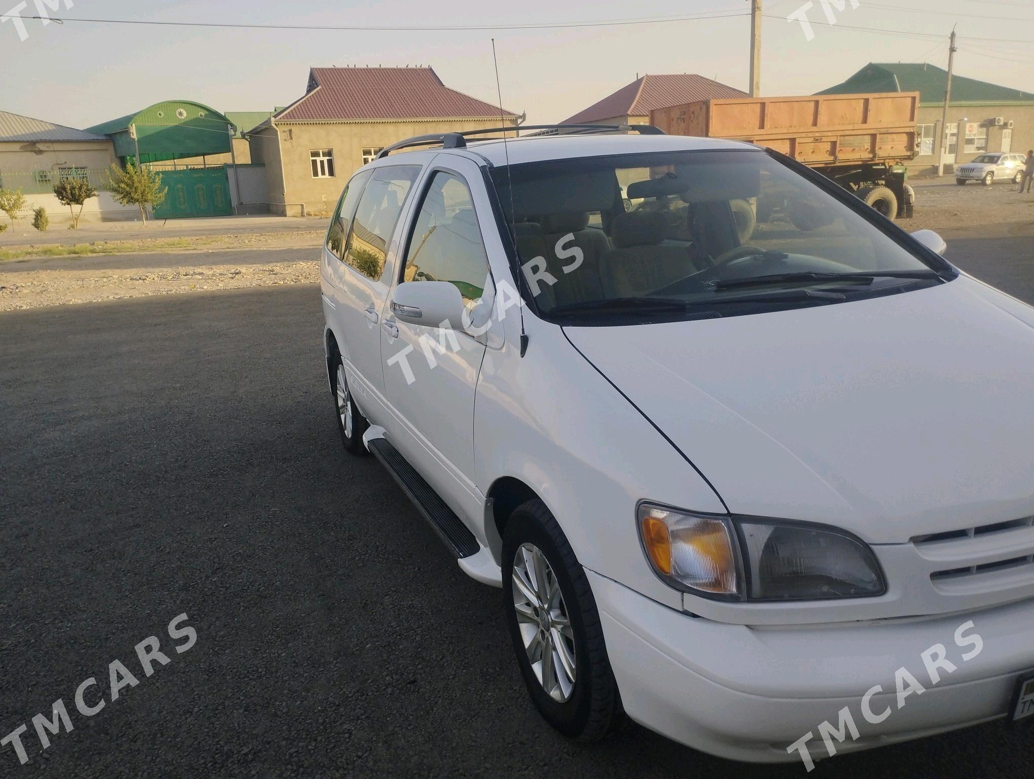 Toyota Sienna 2000 - 148 000 TMT - Теджен - img 2