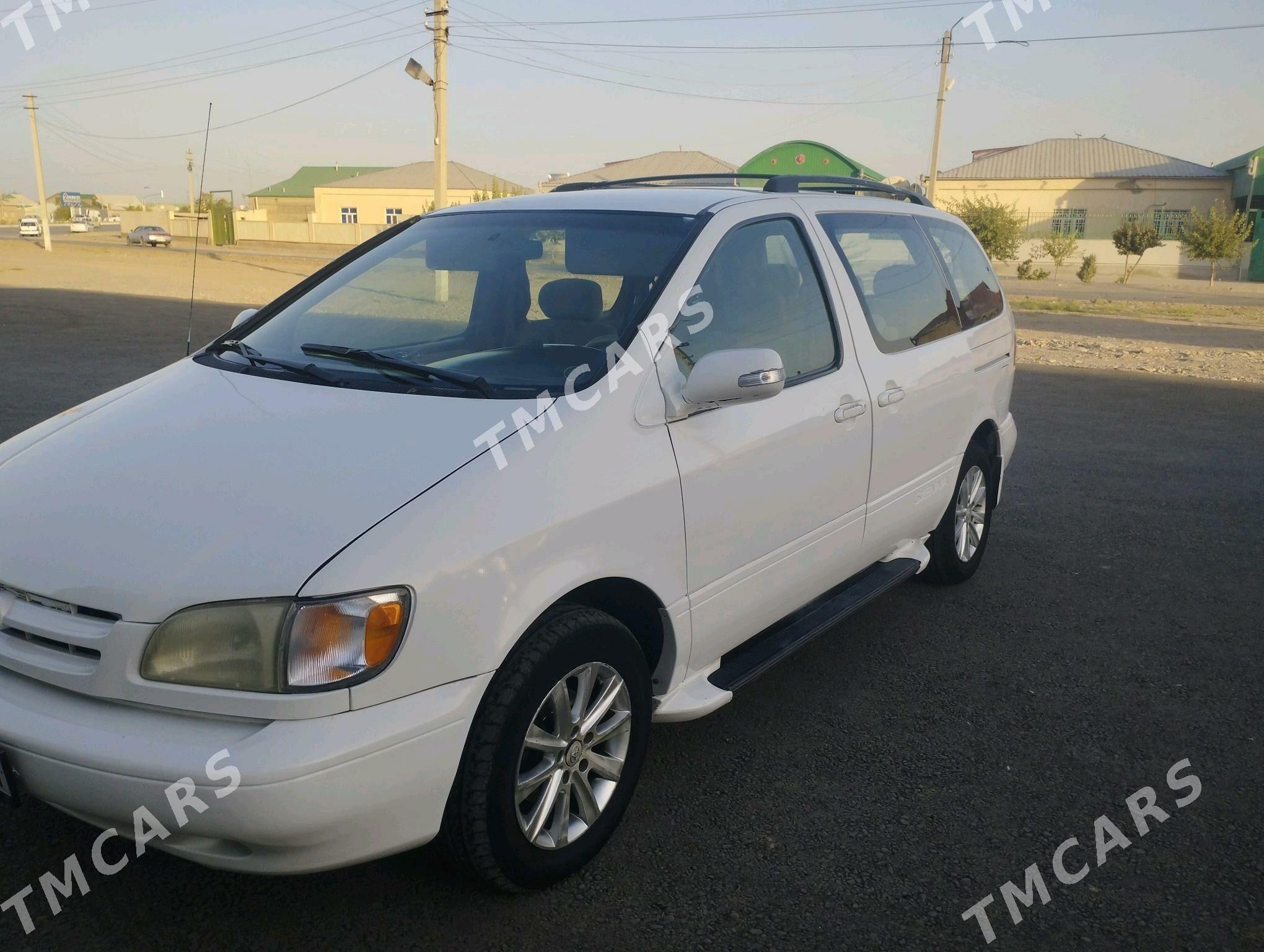 Toyota Sienna 2000 - 148 000 TMT - Теджен - img 4