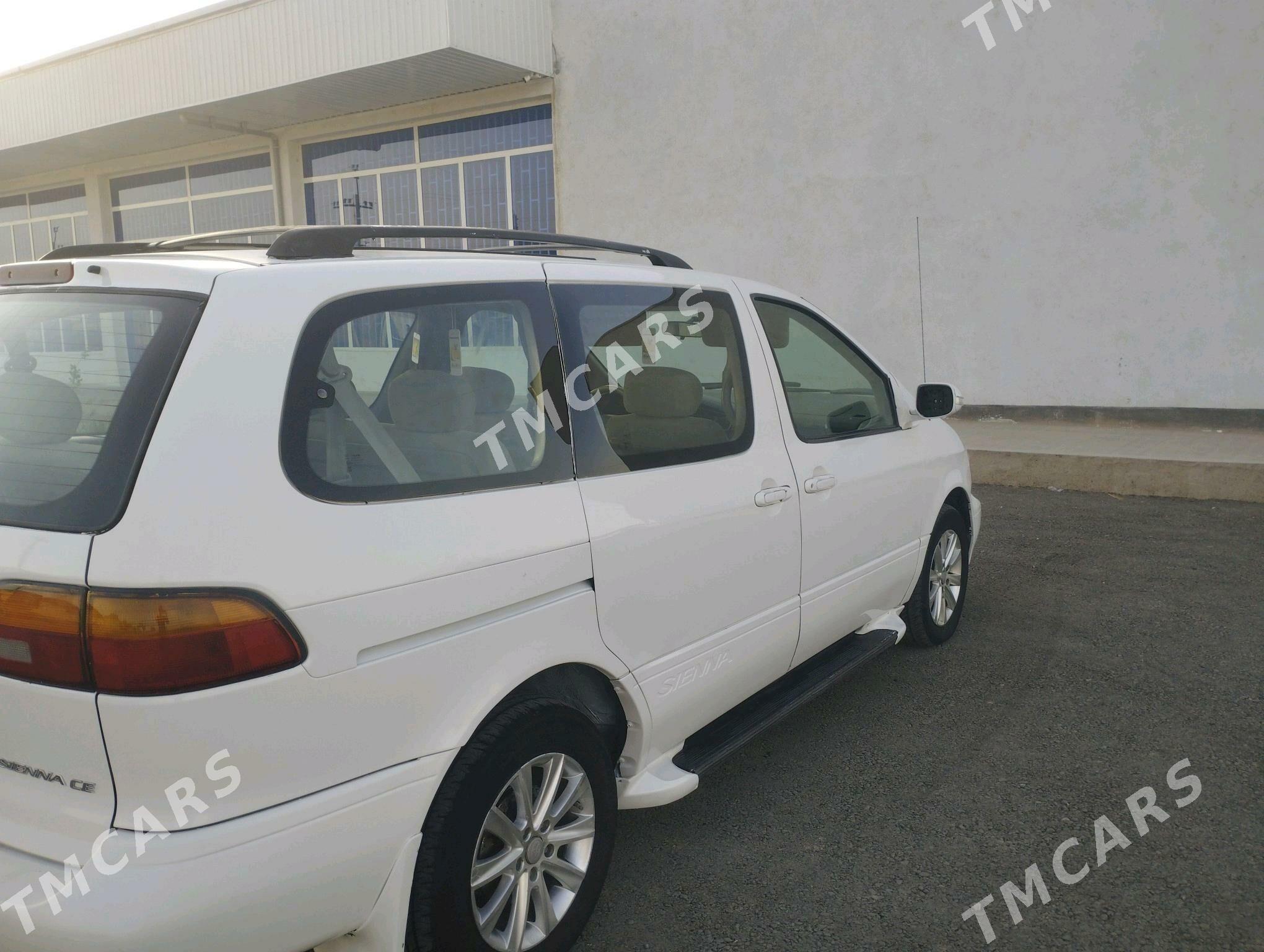 Toyota Sienna 2000 - 148 000 TMT - Теджен - img 5