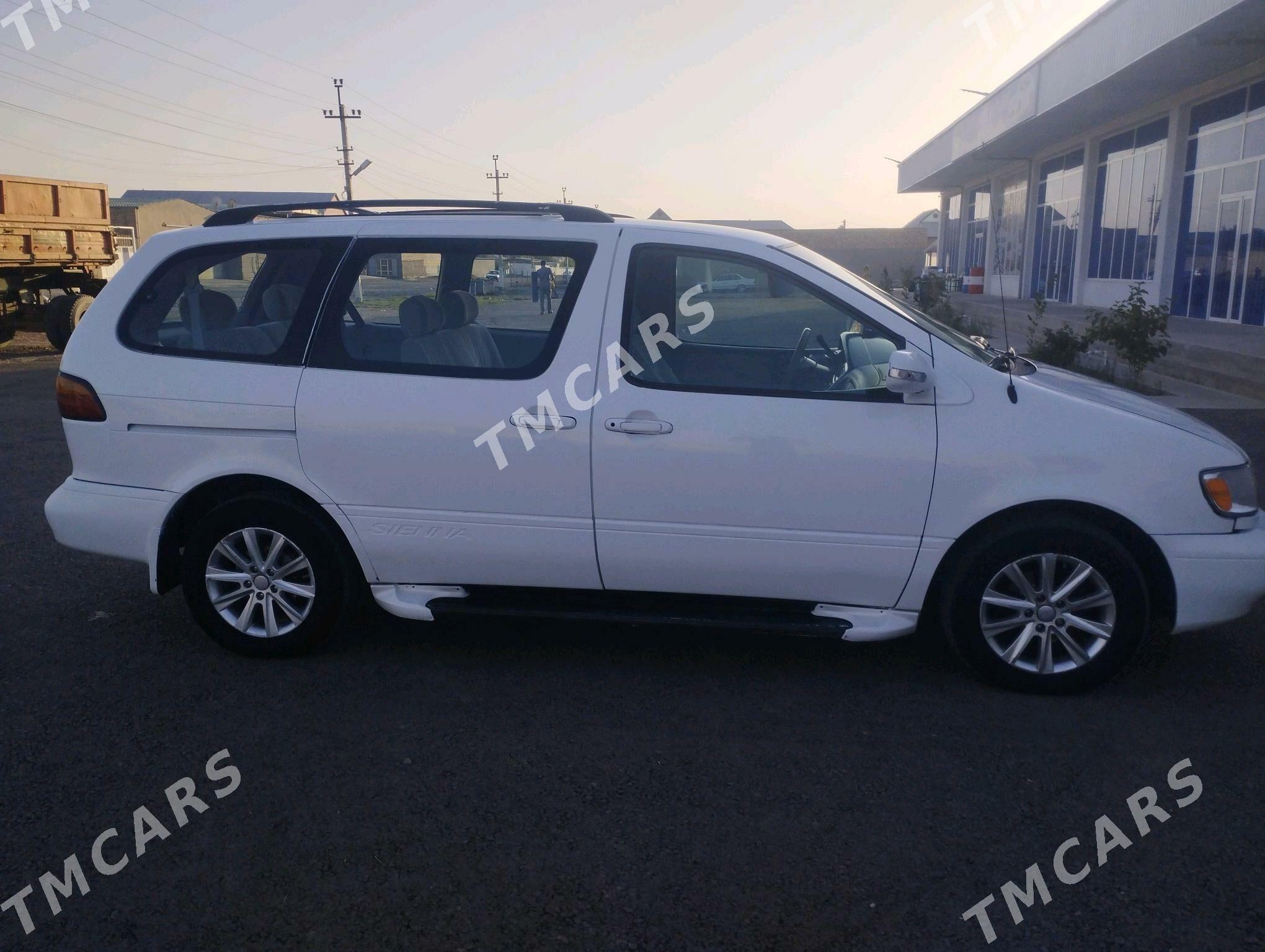 Toyota Sienna 2000 - 148 000 TMT - Теджен - img 7