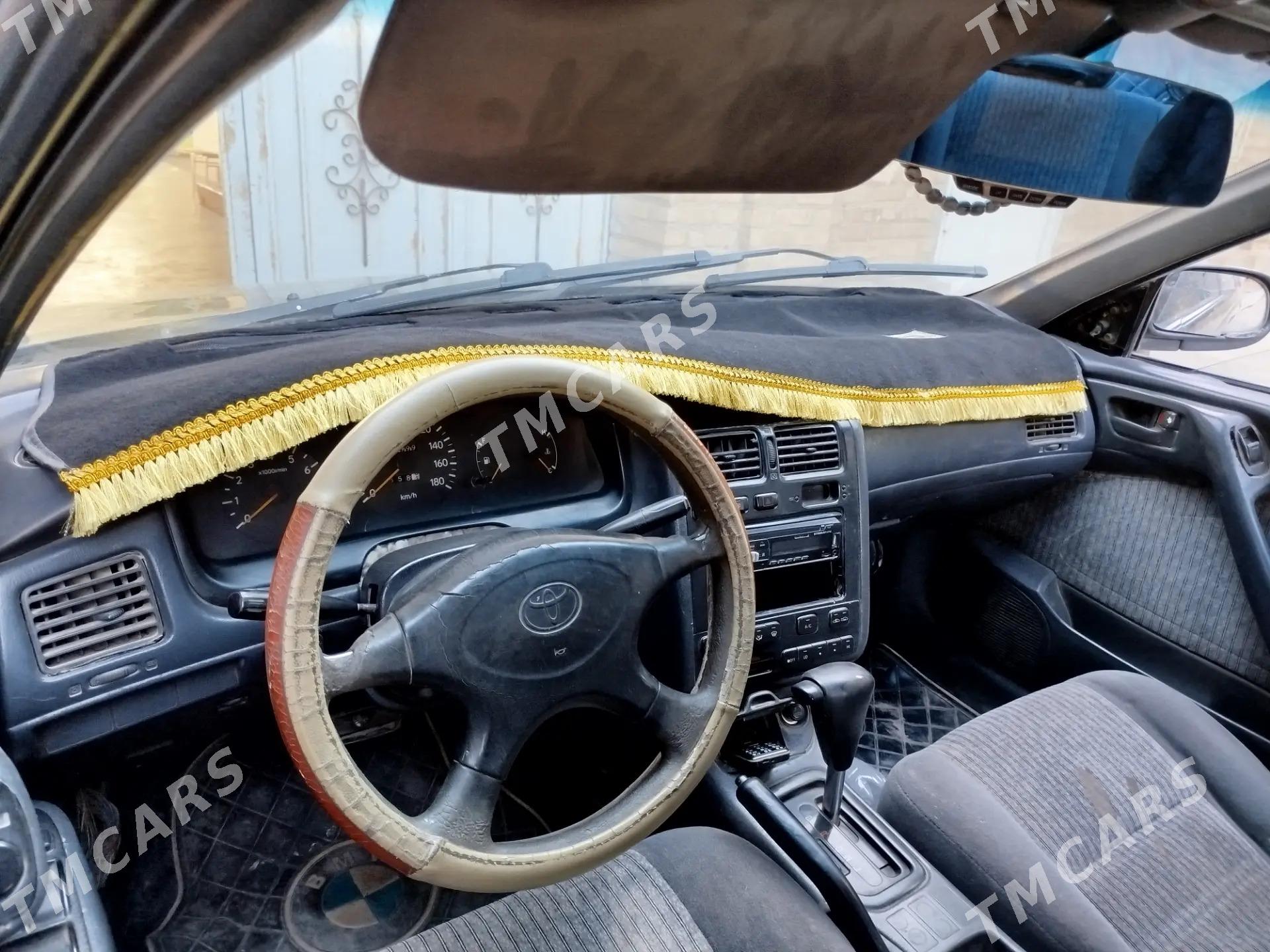 Toyota Corona 1995 - 58 000 TMT - Saýat - img 3