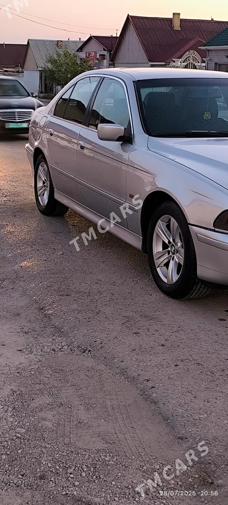 BMW 528 1996 - 79 000 TMT - Балканабат - img 4