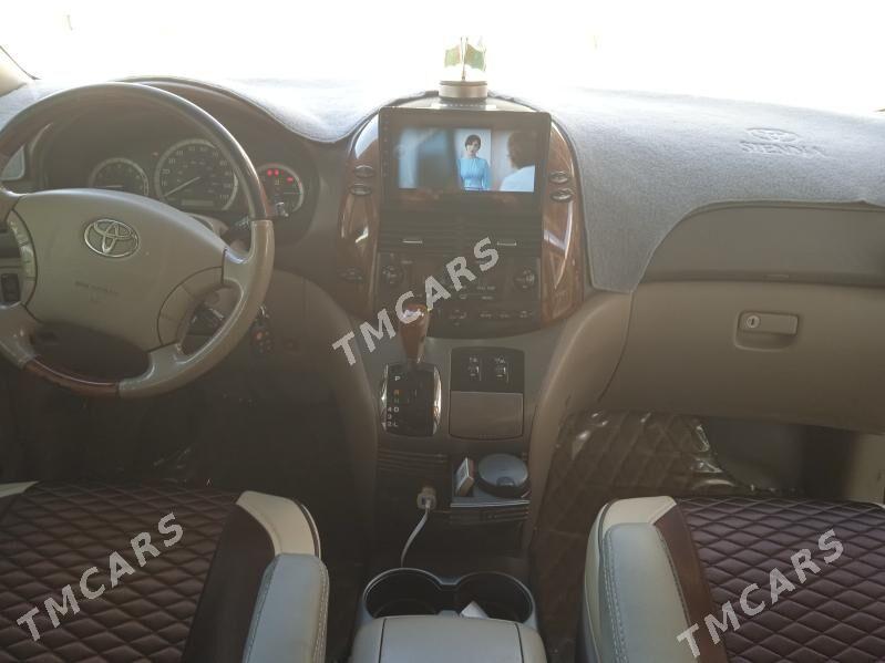 Toyota Sienna 2004 - 230 000 TMT - Векильбазар - img 2