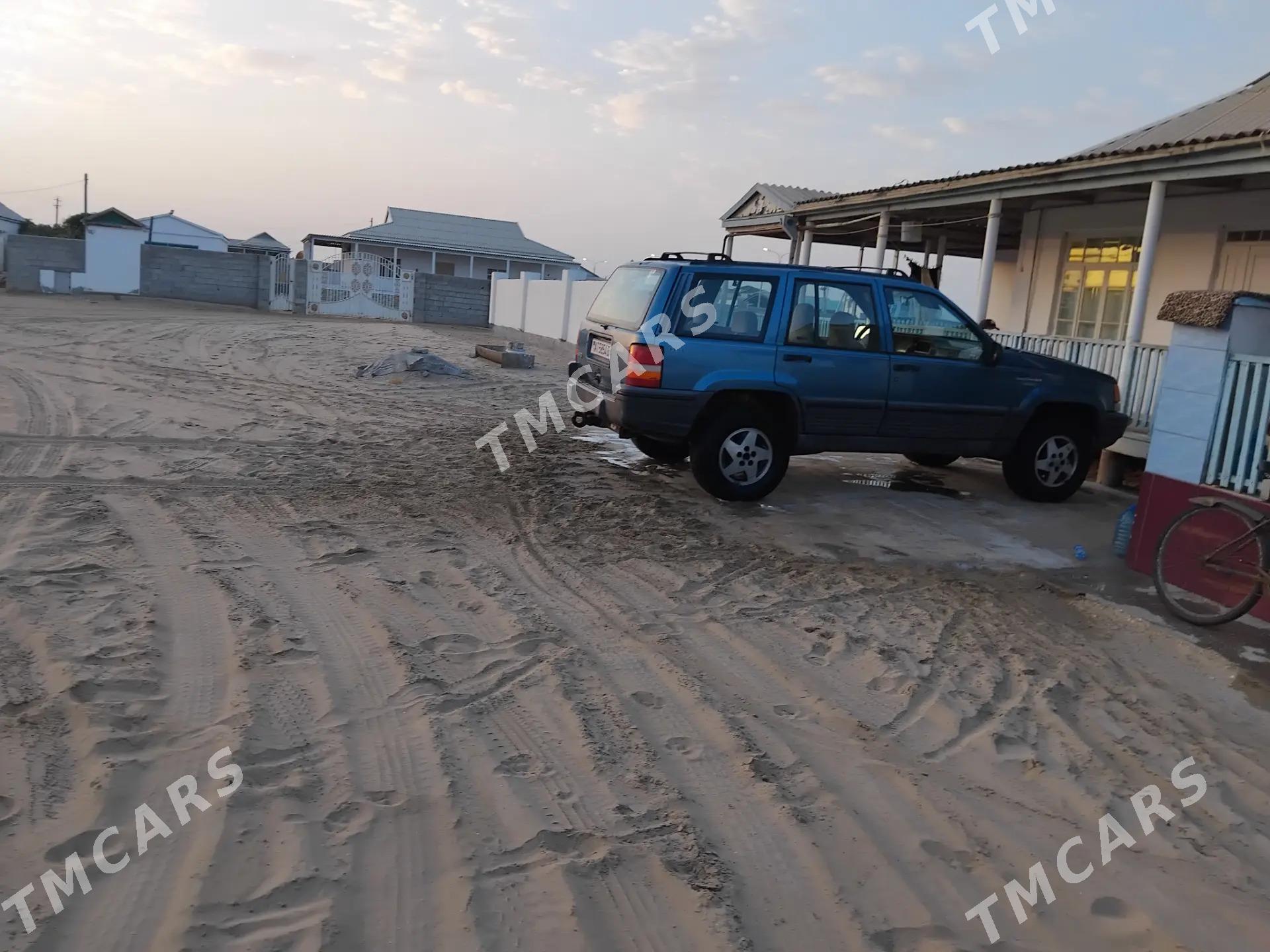 Jeep Grand Cherokee 1994 - 35 000 TMT - Esenguly - img 9