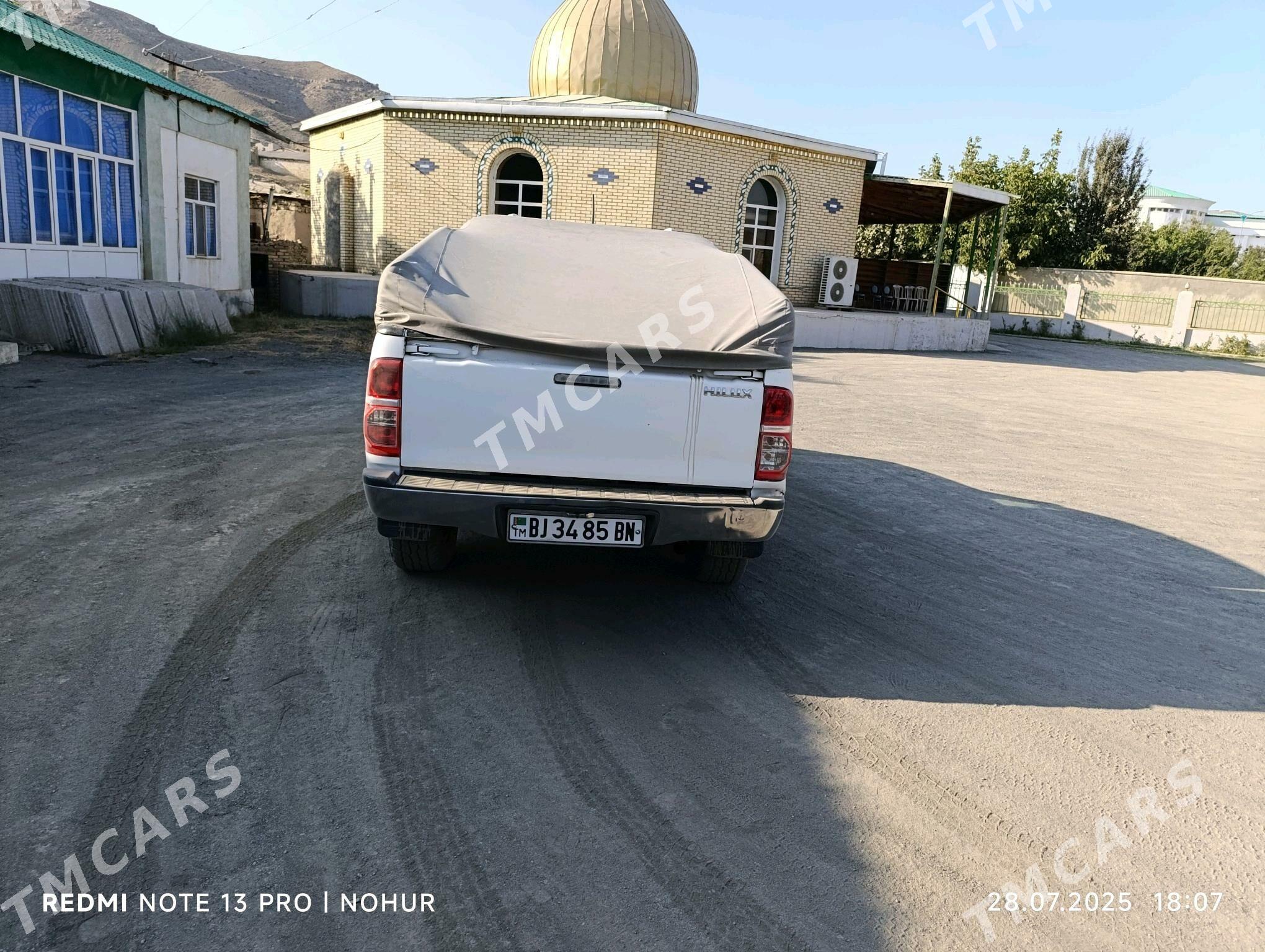 Toyota Hilux 2013 - 345 000 TMT - Махтумкули - img 5