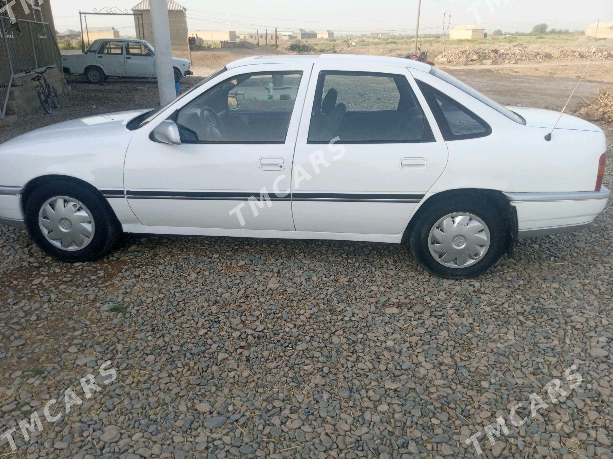 Opel Vectra 1990 - 32 000 TMT - Теджен - img 5