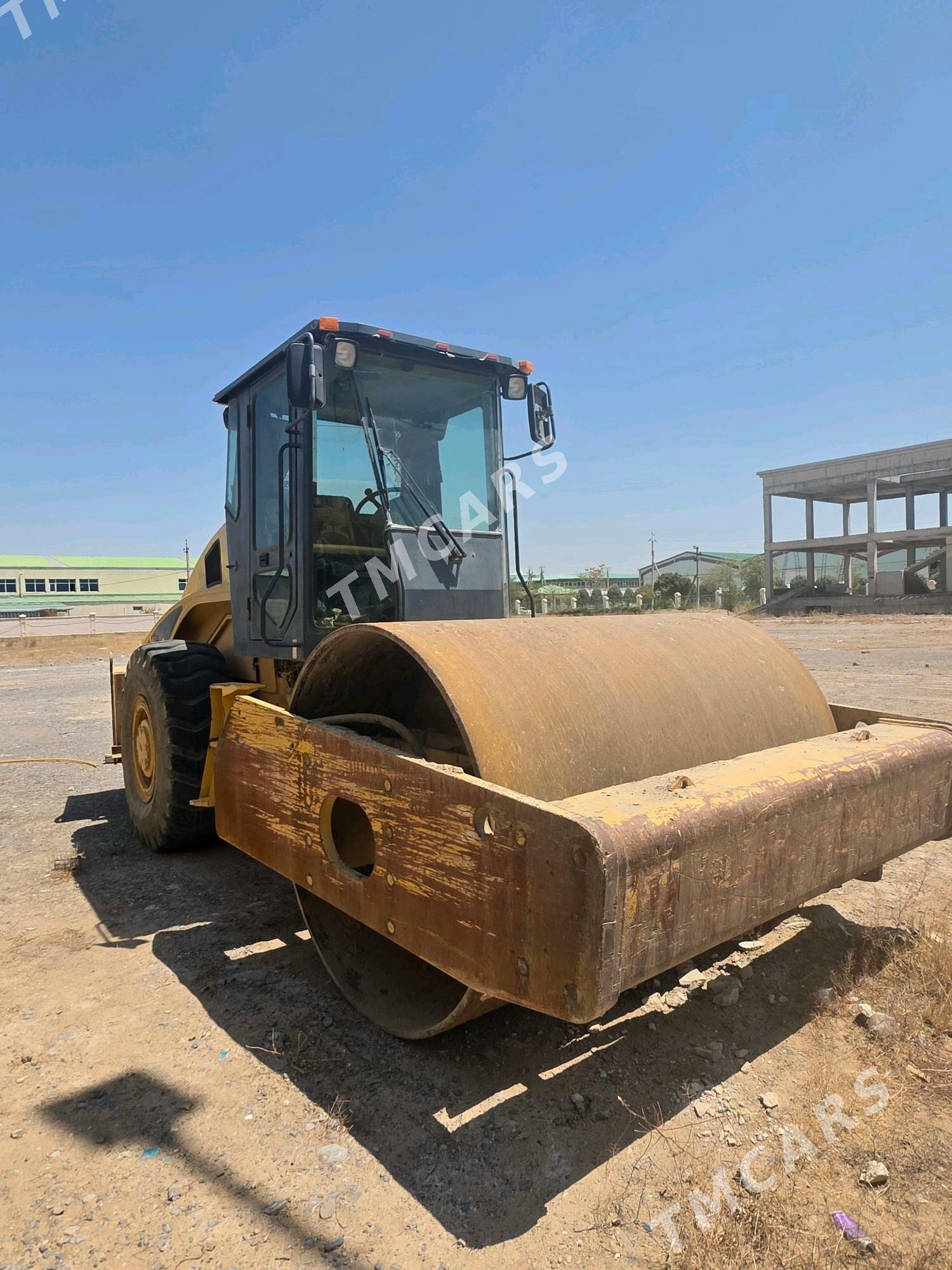 LiuGong CLG 6114E 2014 - 280 000 TMT - Ашхабад - img 3
