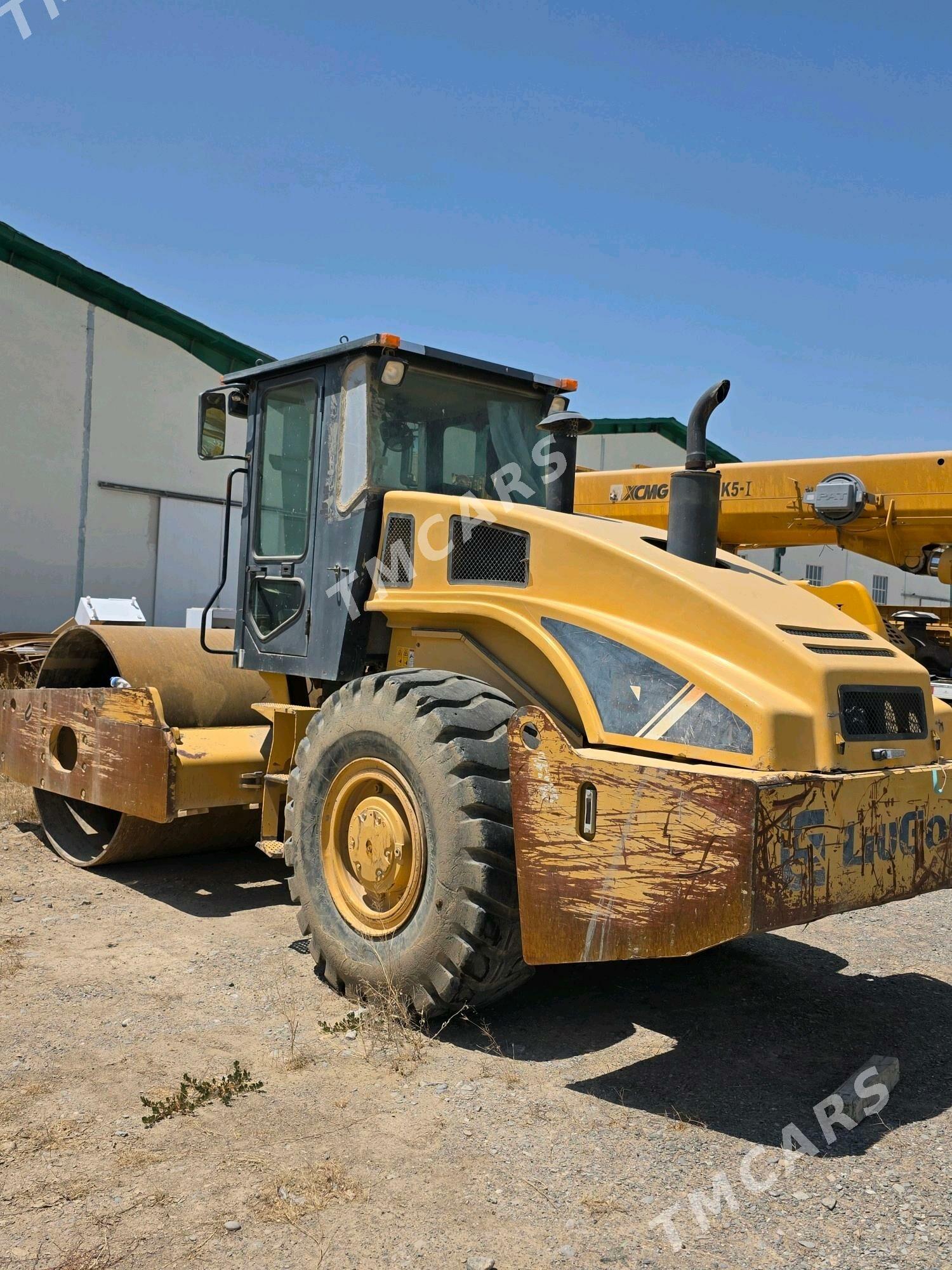 LiuGong CLG 6114E 2014 - 280 000 TMT - Ашхабад - img 5