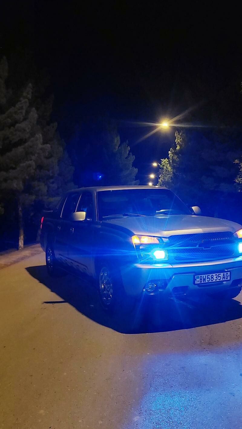 Chevrolet Avalanche 2002 - 165 000 TMT - Гёкдже - img 9