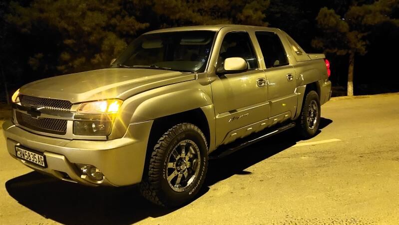 Chevrolet Avalanche 2002 - 165 000 TMT - Гёкдже - img 10