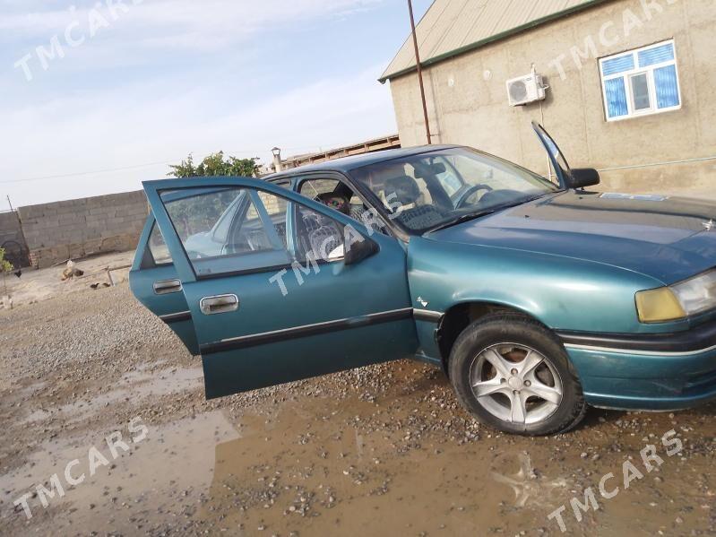 Opel Vectra 1993 - 28 000 TMT - Берекет - img 2