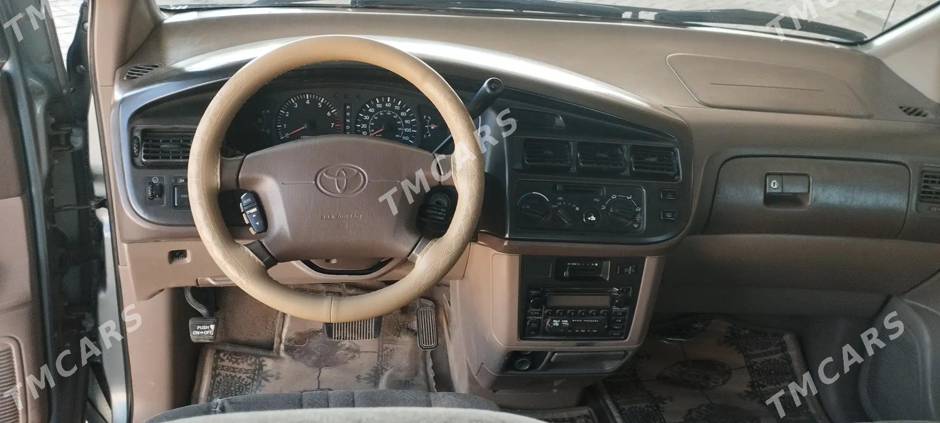 Toyota Sienna 2000 - 150 000 TMT - Мургап - img 4