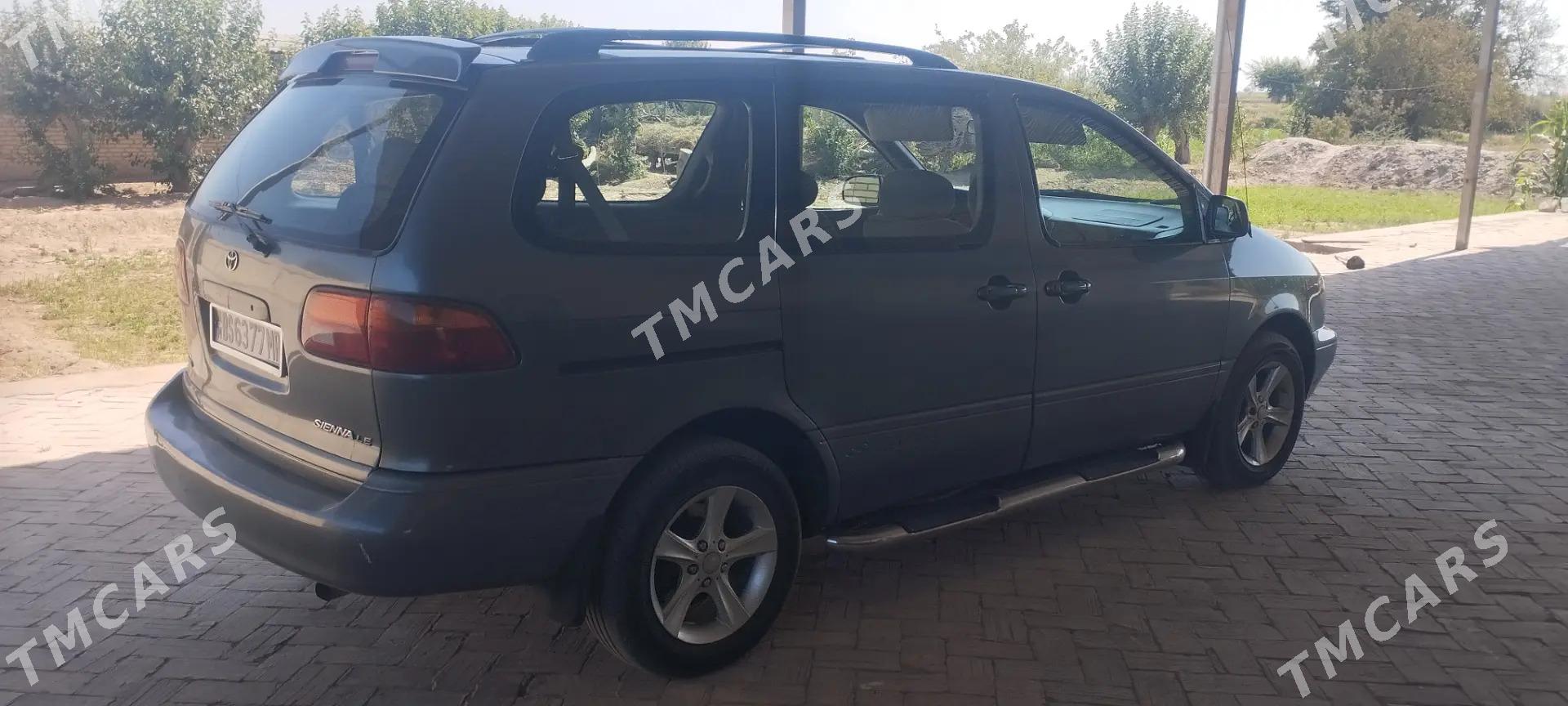 Toyota Sienna 2000 - 150 000 TMT - Мургап - img 2