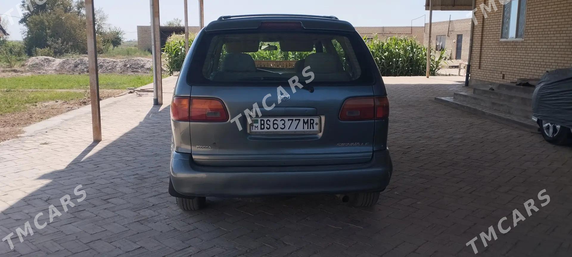 Toyota Sienna 2000 - 150 000 TMT - Мургап - img 5