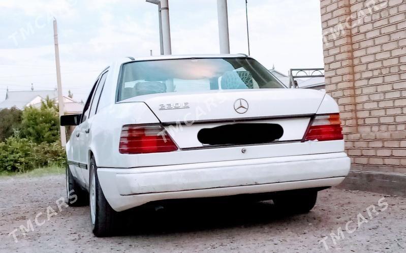 Mercedes-Benz C250 1987 - 25 000 TMT - Mary - img 3