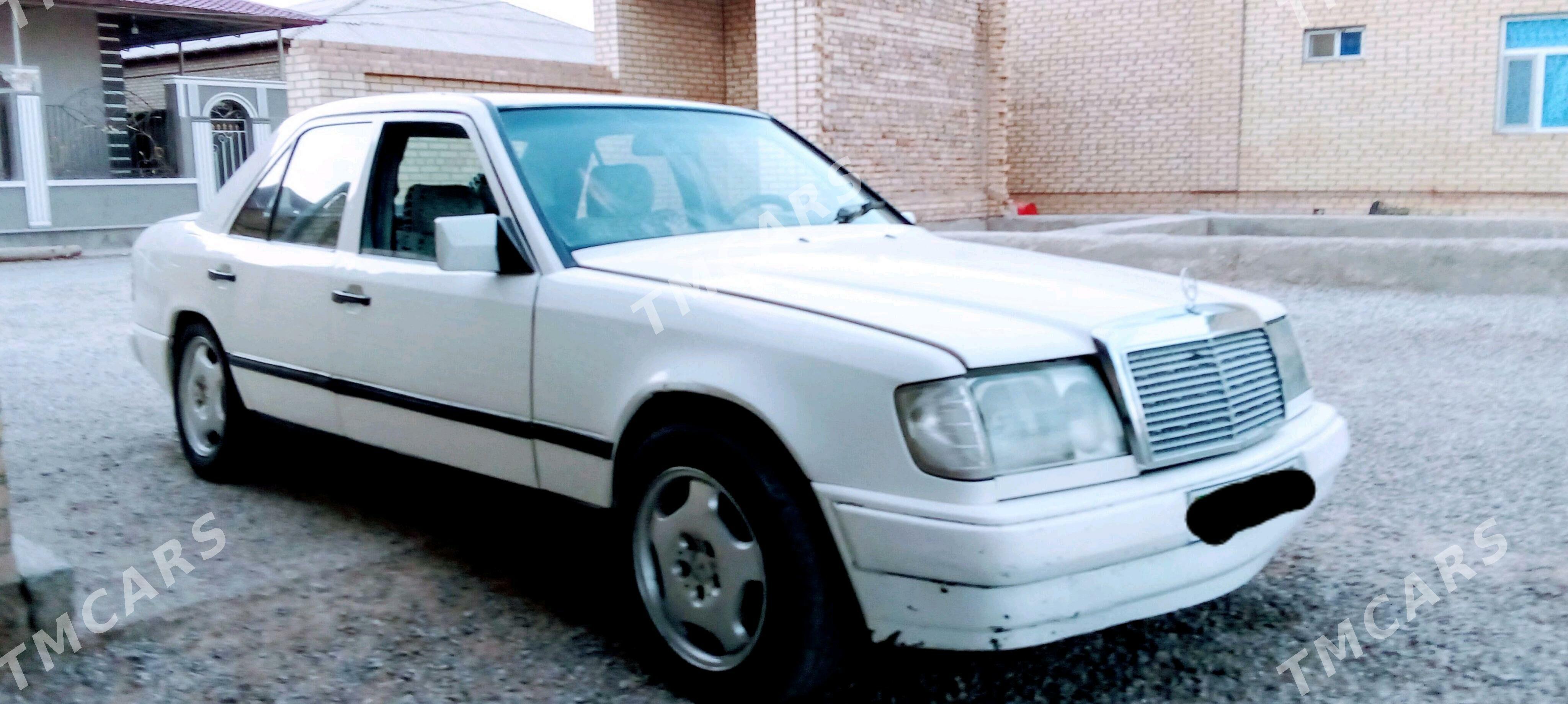 Mercedes-Benz C250 1987 - 25 000 TMT - Mary - img 5