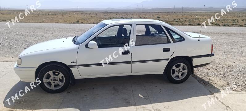 Opel Vectra 1992 - 34 000 TMT - Бахарден - img 2